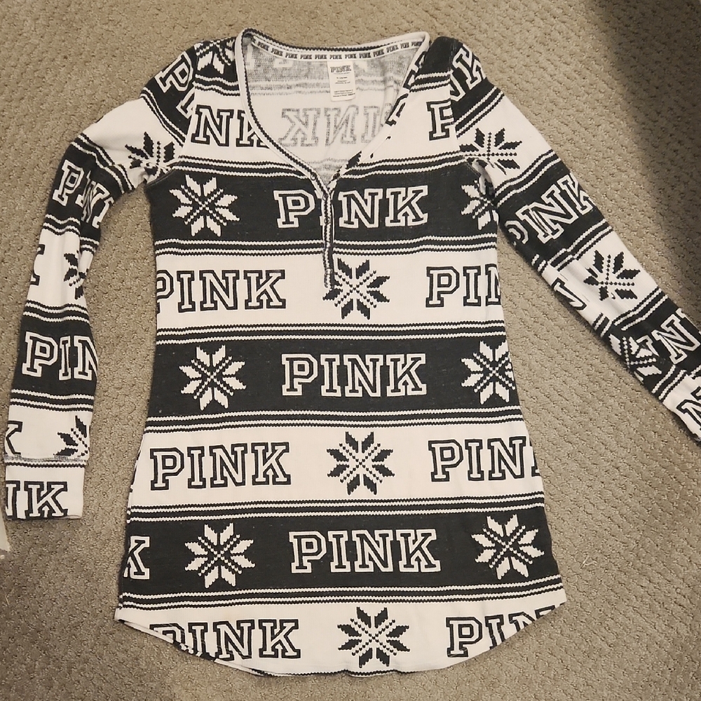PINK Victoria's Secret Gray and White Sleepwear. Medium
